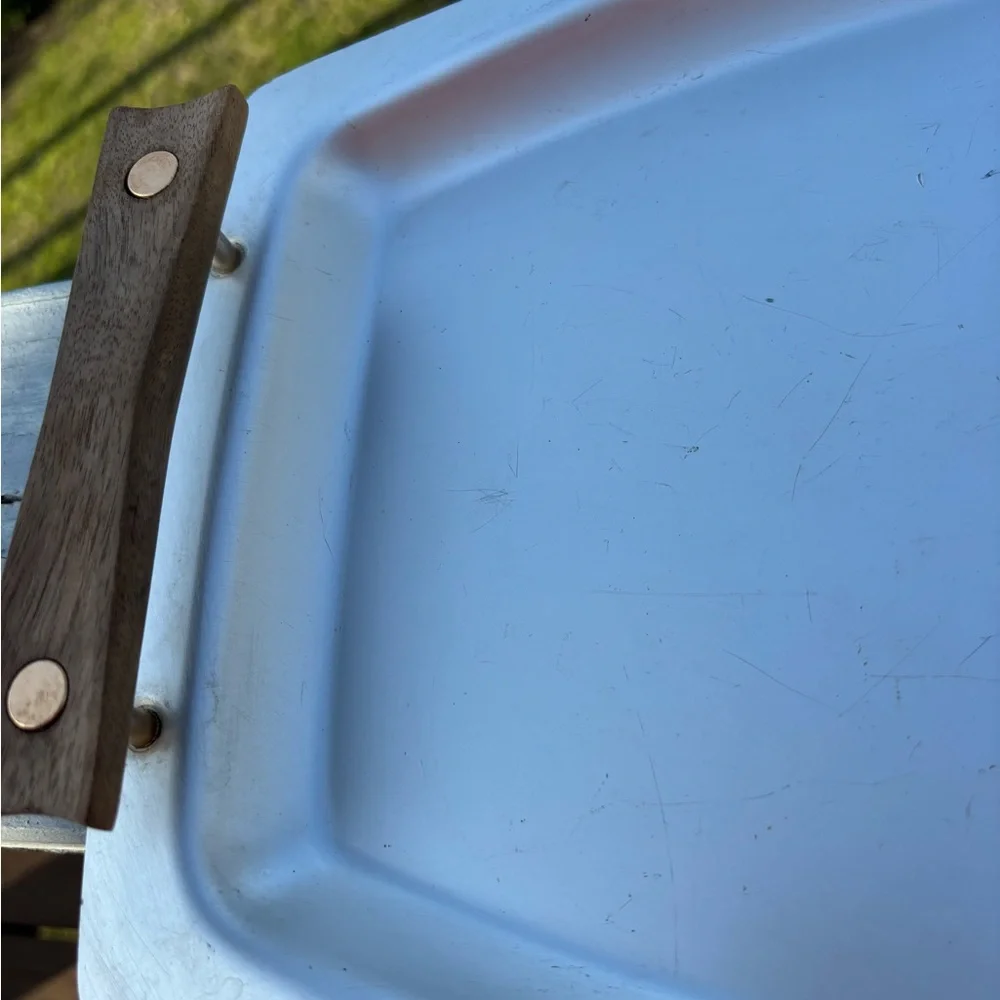 Vintage Mirro Medallion Serving Tray MCM Aluminum & Teak 1950s 1960s Atomic - Picture 5 of 14